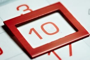 agenda marcada com dez dias destacados