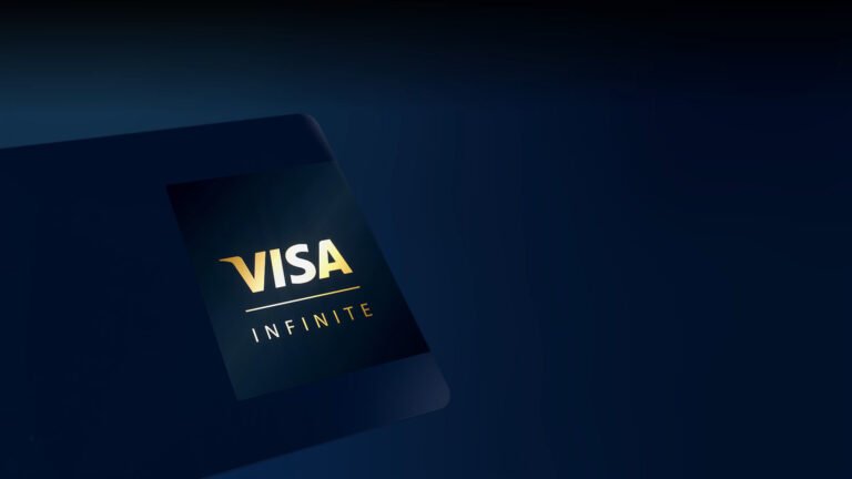 cartao de credito visa infinite com fundo azul