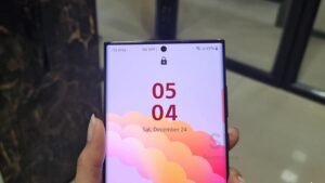 icone de cadeado sobre um smartphone samsung