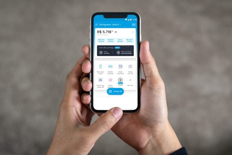 Como Ativar o Point Tap no Mercado Pago pelo iPhone 14 iphone exibindo app mercado pago aberto
