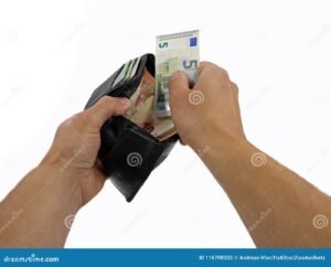 maos segurando carteira e dinheiro bloqueado