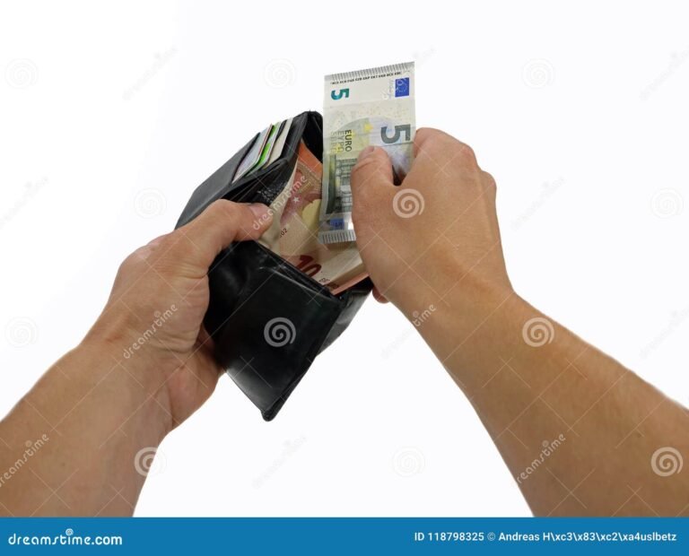 maos segurando carteira e dinheiro bloqueado