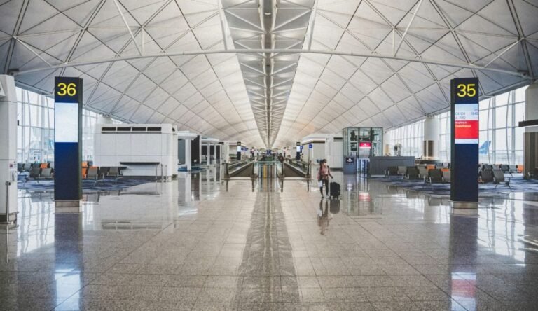 Quem Tem Direito Acesso À Sala Vip No Aeroporto Saiba Quem Pode Entrar 2 portoes de embarque luxuosos em aeroporto moderno