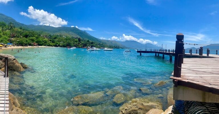 O Que Fazer em Ita SC: Quais São as Principais Atrações Turísticas 18 praia de ilhabela com mar cristalino e barcos