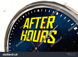 relogio marcando horas extras em trabalho noturno